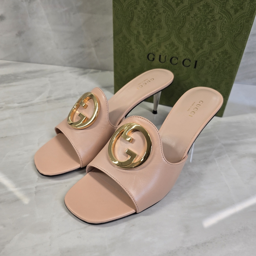 Gucci Blondie Blush Slide Sandals with Gold Logo - Picture 2 of 12